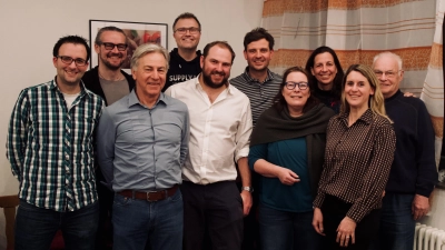 Um einen 2. Technischen Leiter (Harry Suckau, 2. v. l), einen 2. Jugendwart (Bettina Lampier, 2. v. r.) und den Veranstaltungswart (Ralf Peter, nicht auf dem Bild) wurde der Vorstand des Tennisclubs erweitert.  (Foto: H. Lindbüchl)