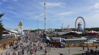 Damit alle vom und zum Oktoberfest kommen, ist die MVG zusammen mit Kollegen von anderen Verkehrsgesellschaften verstärkt im Einsatz.  (Foto: mha)