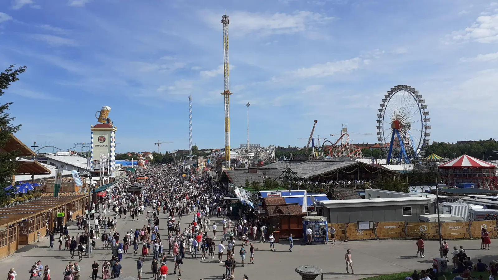 Damit alle vom und zum Oktoberfest kommen, ist die MVG zusammen mit Kollegen von anderen Verkehrsgesellschaften verstärkt im Einsatz.  (Foto: mha)