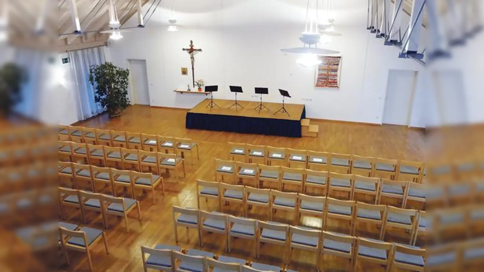 Immer ein festlicher Rahmen: der Pfarrsaal Mariä Geburt vor einem der vielen Konzerte.	 (Foto: VA)