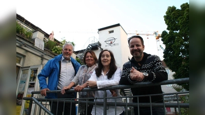 v.l.n.r.: Die ehrenamtlichen Gastgeber und Gastgeberinnen Andreas Henry, Inge Kuhn, Gianina Nadramia und Falk Sehte.<br> (Foto: Dialogcafé)