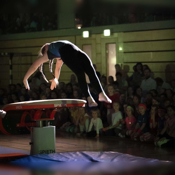 Knapp 200 Teilnehmer zeigten beim Weihnachtsturnen des TSV Trudering ihr Können. (Foto: TSV Trudering)