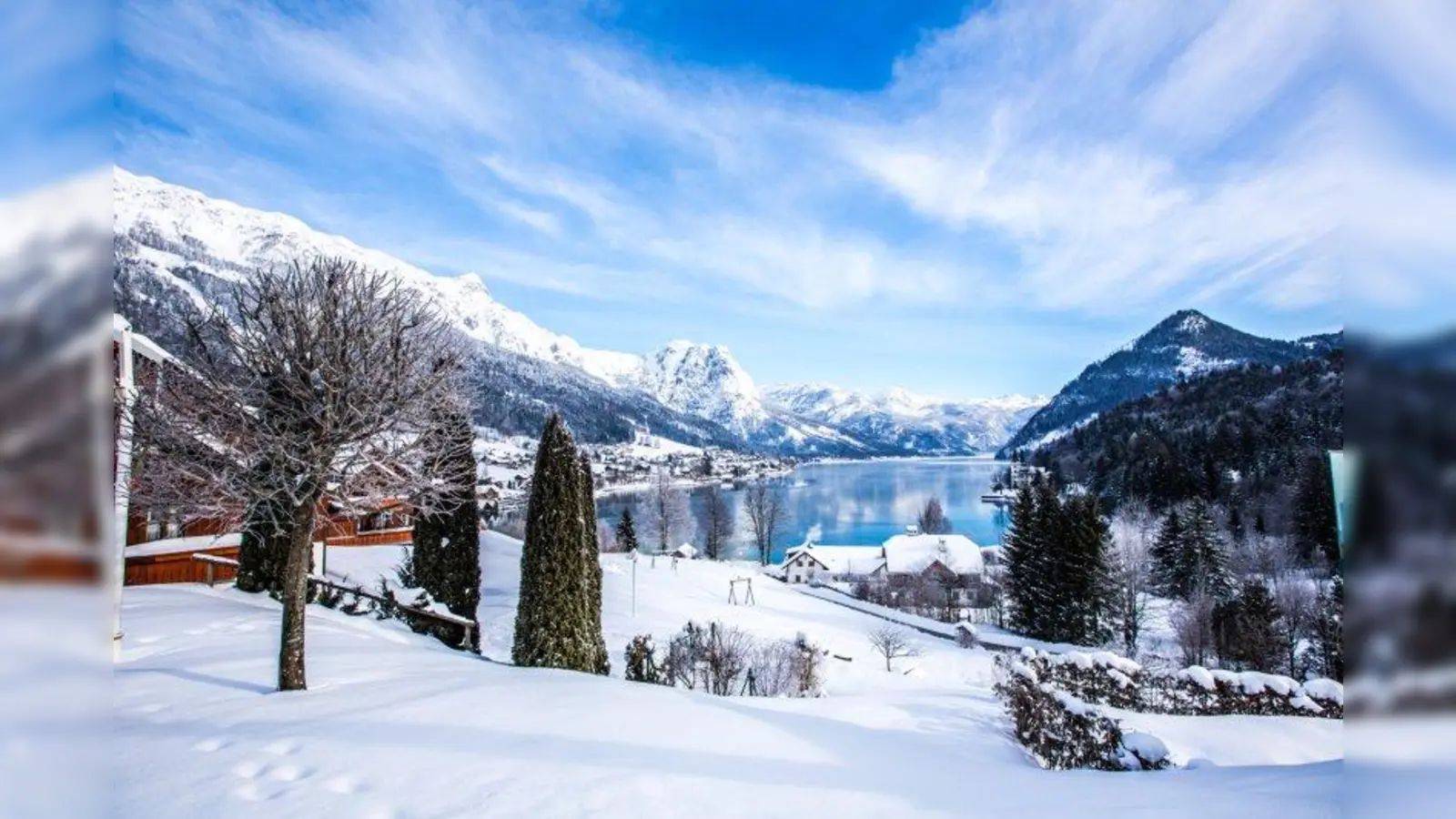 Märchen aus Eis und Schnee: Vom Hotel aus hat man einen traumhaften Blick. (Foto: pi)