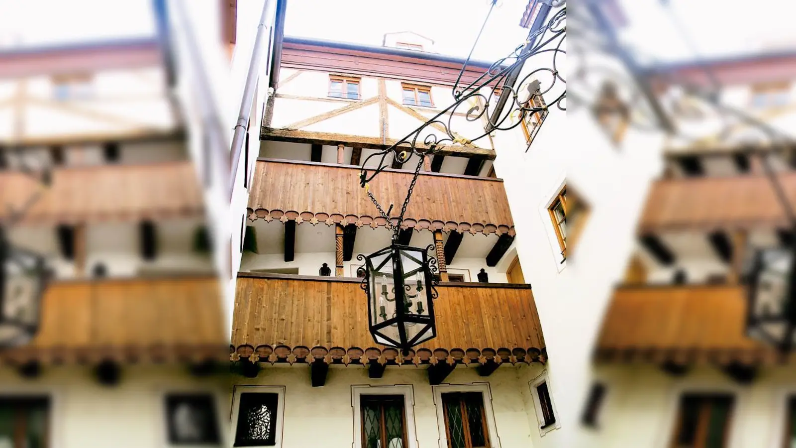 Einen Blick auch in Münchner Innenhöfe bietet die VHS-Führung. (Foto: VA)