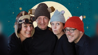 Jede Mütze eine Rolle - und in dem Musiktheater für Kinder werden 36 davon benutzt. Ob der kleine Siebenschläfer vielleicht vom Mützenzählen müde wird? (Foto: Andreas Rümmelein)