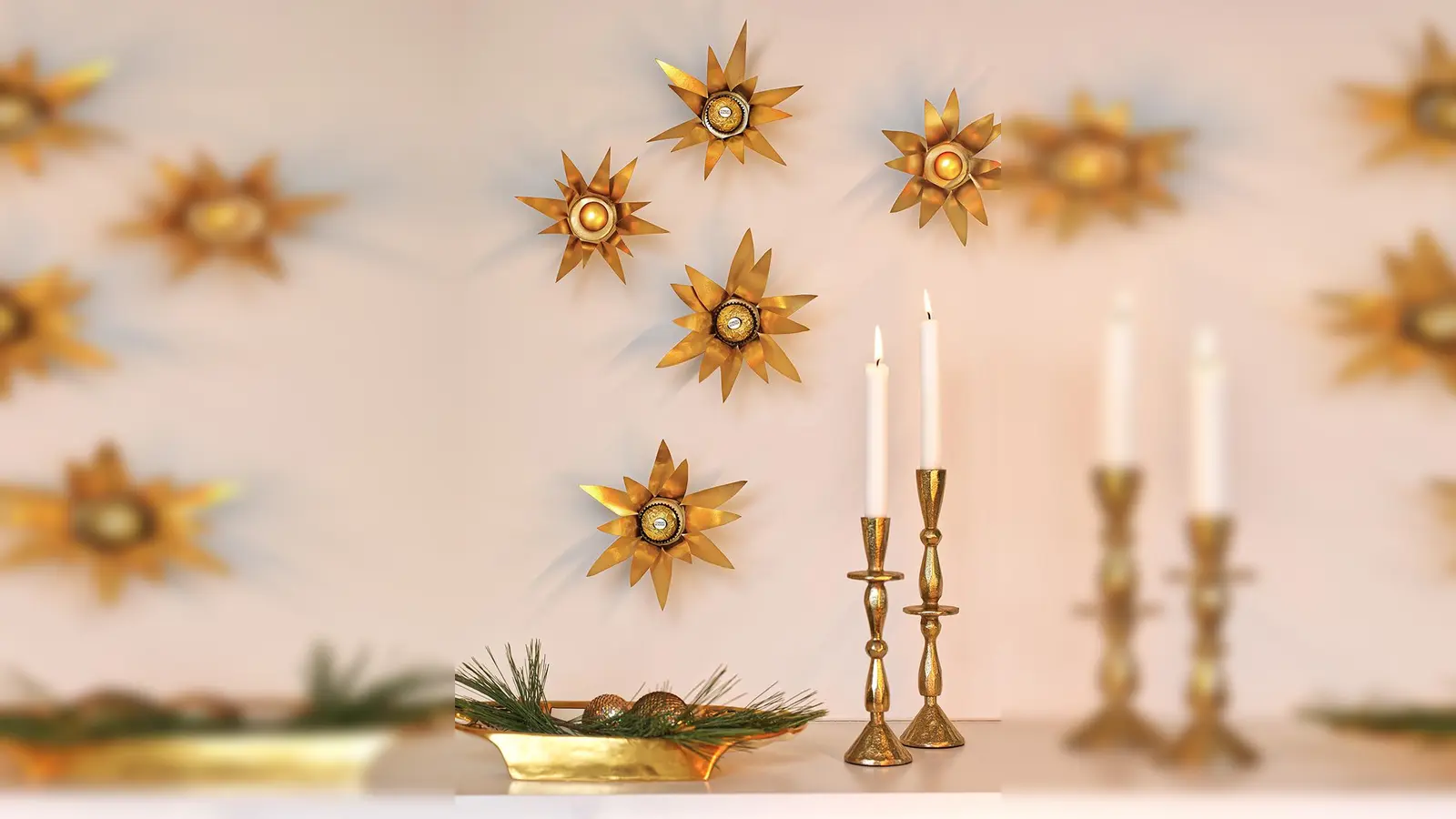 Blitzschnell gemacht und ein echter Hingucker, die goldenen Sterne von Ferrero. (Foto: Silke Zander/Ferrero)