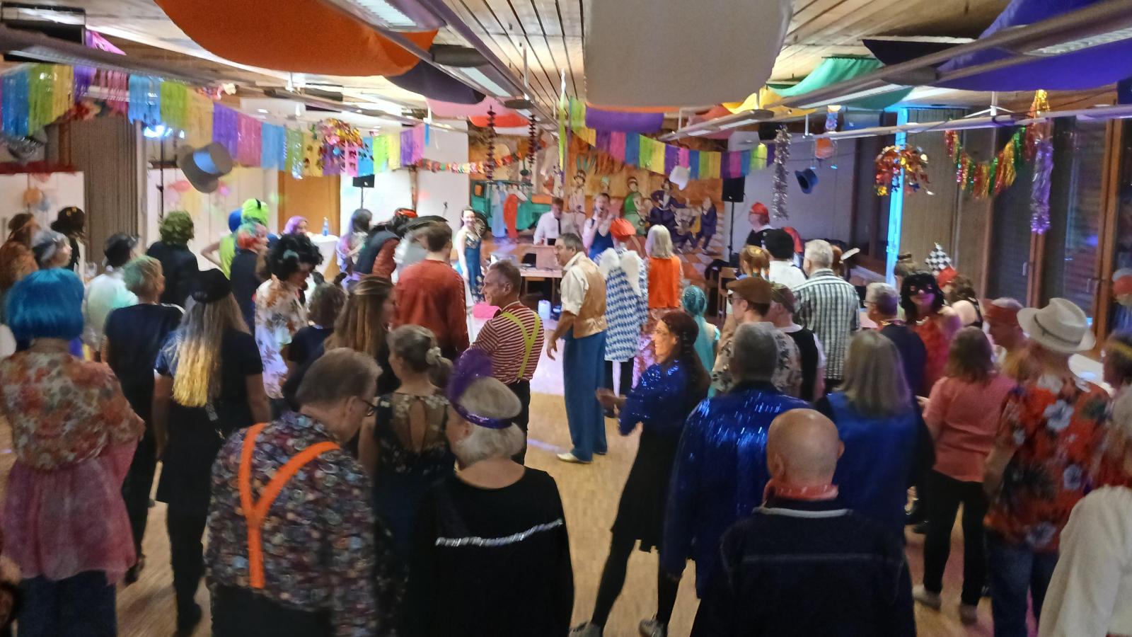 Pfarrfasching-der-Pfarrei-Rosenkranzk-nigin