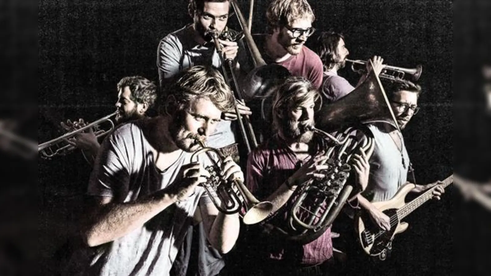 Zum 10. Jubiläum überrascht LaBrassBanda mit dem neuen  Album »Around The World«.	  (Foto: Stefan Bausewein / VA)