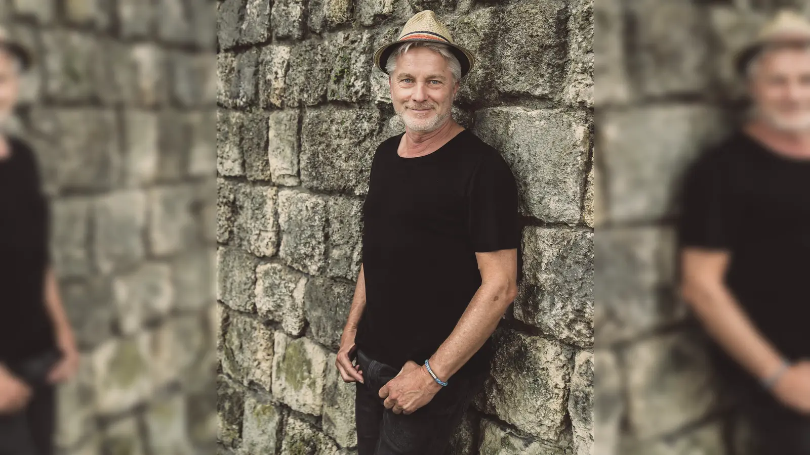 Werner Schmidbauer begeistert mit neuem Bühnenprogramm. (Foto: MenaZoo)