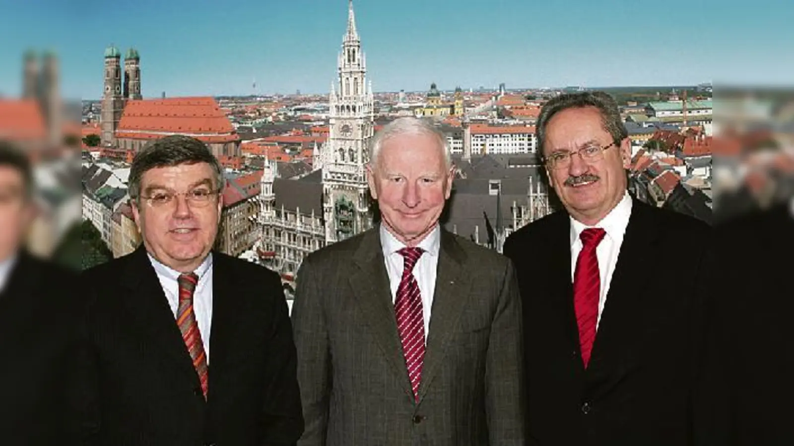 Oberbürgermeister Christian Ude (re.) empfing DOSB-Präsident Dr. Thomas Bach (li.) und EOC-Präsident Patrick Hickey.  (Foto: Presseamt München/Nagy)