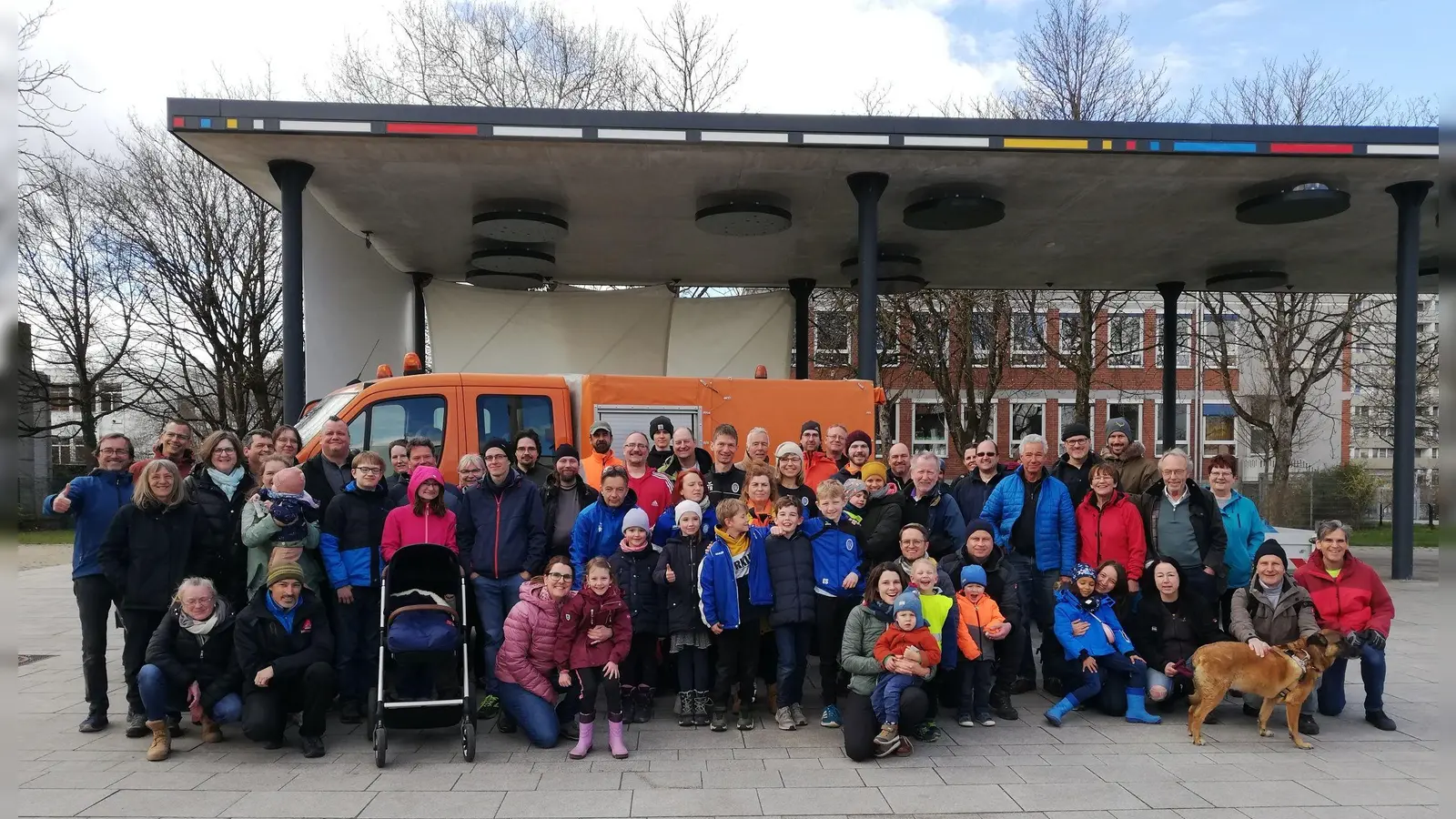 Viele neue und bekannte Helfer sorgten für eine saubere Gemeinde. (Foto: Gem. OSH)