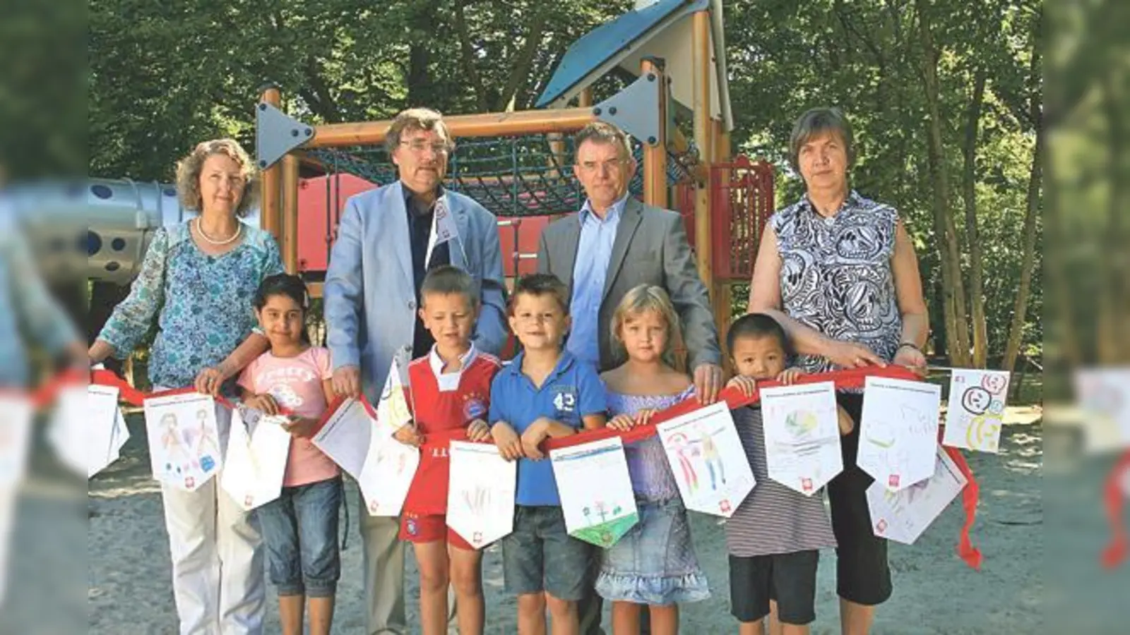Kita-Leiterin Gerlinde Weimer, Landtagsabgeordneter Joachim Unterländer, Caritas-Geschäftsführer Norbert J. Huber und Heilpädagogin Barbara Friedrich-Tchamabe (v. l.).	 (Foto: VA)