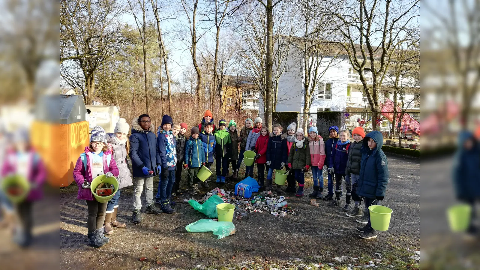 Die Schützlinge von Lehramtsstudentin Lena Schütt beteiligten sich voll Feuereifer an der Müllsammelaktion, die im Rahmen von "Lernen durch Engagement" durchgeführt wurde.  (Foto: Privat)