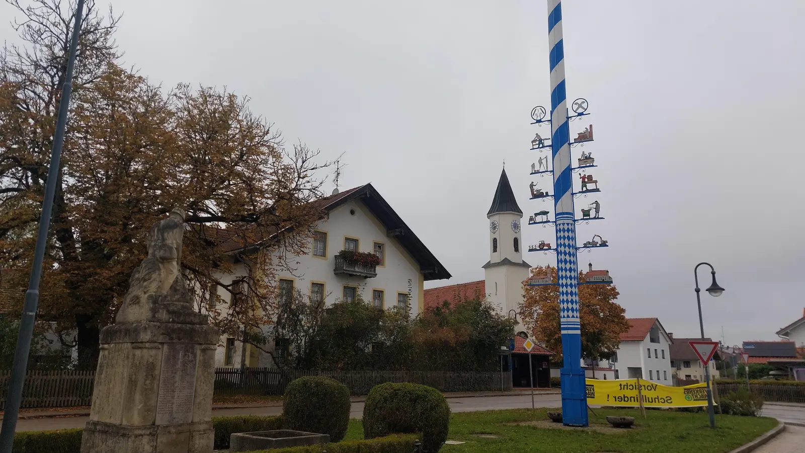Von Harthausen (im Bild die Ortsmitte) aus geht es zur Staatsstraße 2079. (Foto: bas)