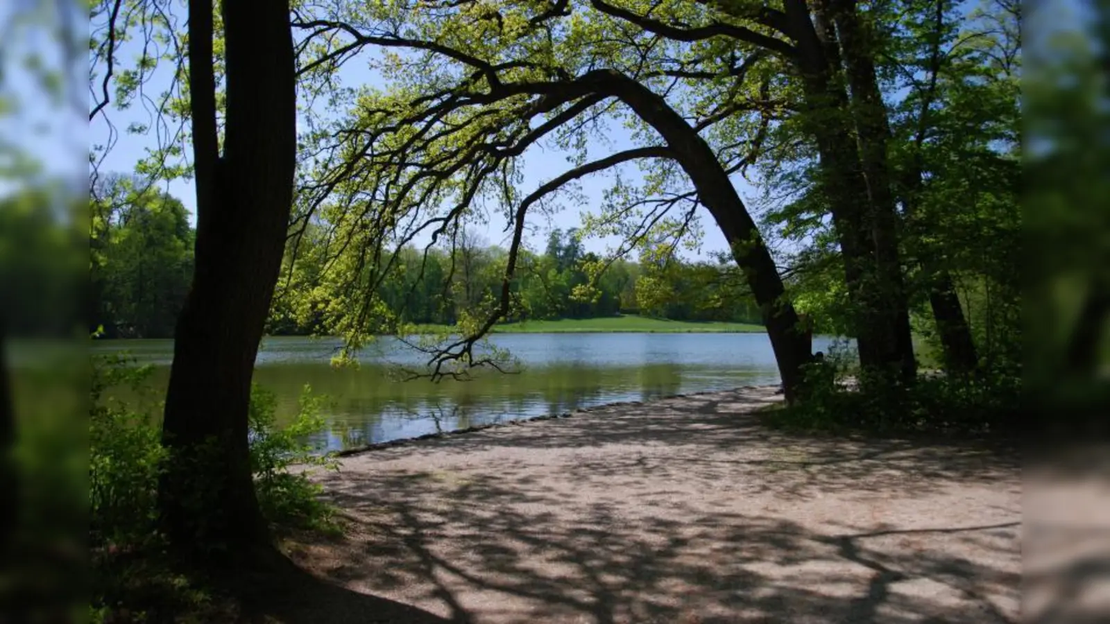 Im Schlosspark Nymphenburg lässt es sich bei einem Spaziergang wunderbar entspannen. (Foto: Dirk Suhm_pixelio.de)