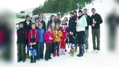 Das erfolgreiche Skiteam des TSV Eintracht Karlsfeld. (Foto: pi)