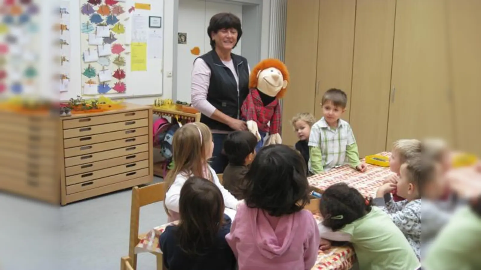 Spielerisch lernen: Eine Sprachberaterin trainiert und fördert die Sprachkompetenz bei Kindern.  (Foto: AWO)