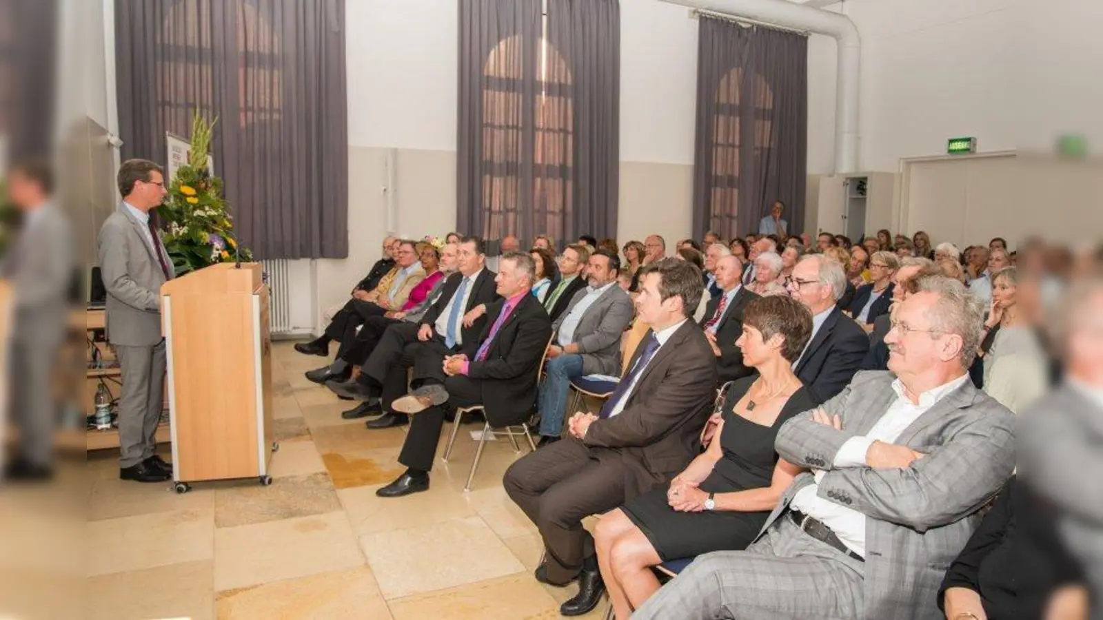 Feierstunde: Staatssekretär Bernd Sibler gratulierte dem Museum. (Foto: Museum Mensch und Natur)