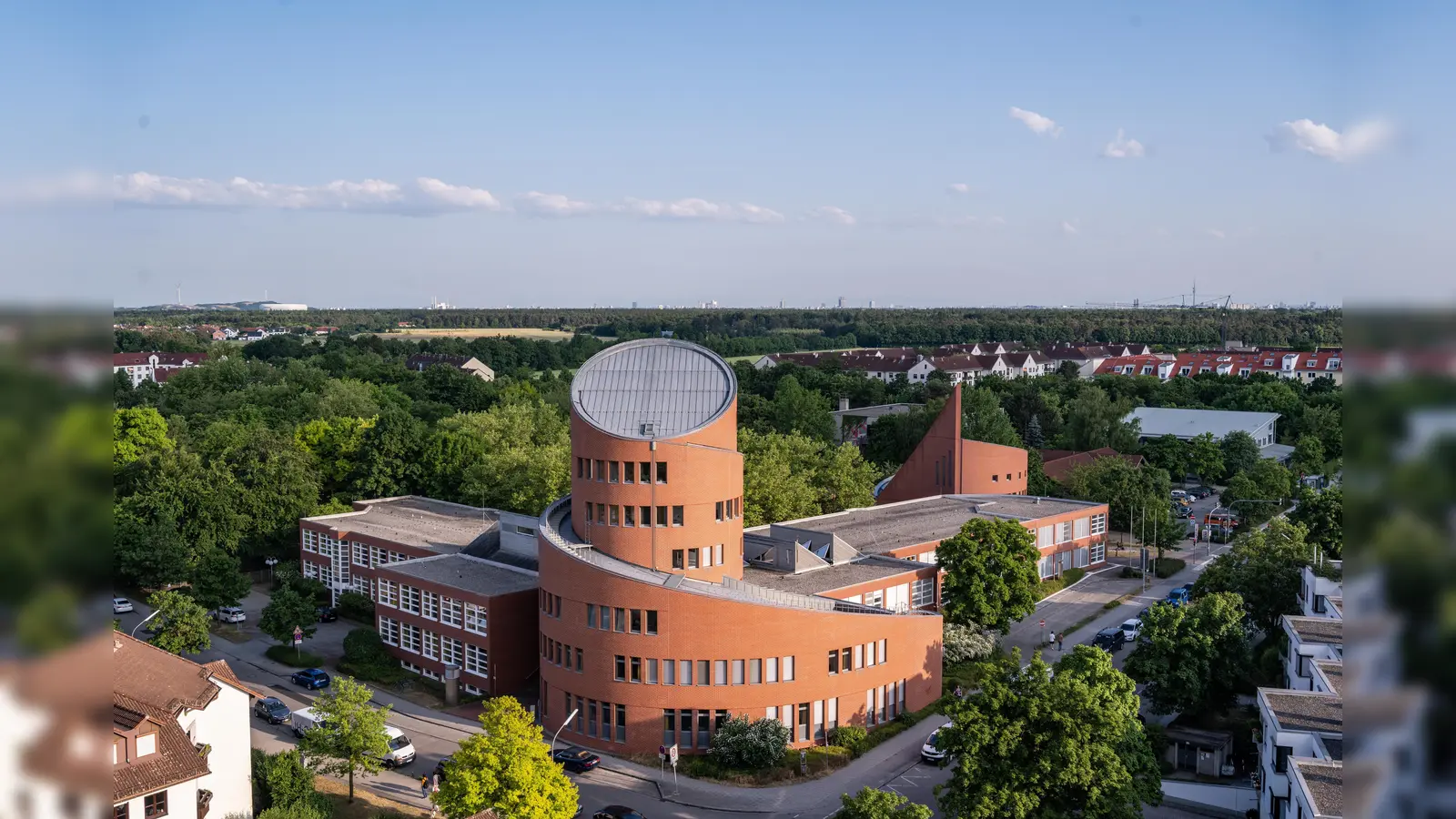 Ein imposanter Bau ist das Sehbehinderten- und Blindenzentrum Südbayern. Hier werden Kinder und Jugendliche mit Sehbeeinträchtigungen aus ganz Ober- und Niederbayern sowie Schwaben betreut.  (Foto: SBZ )