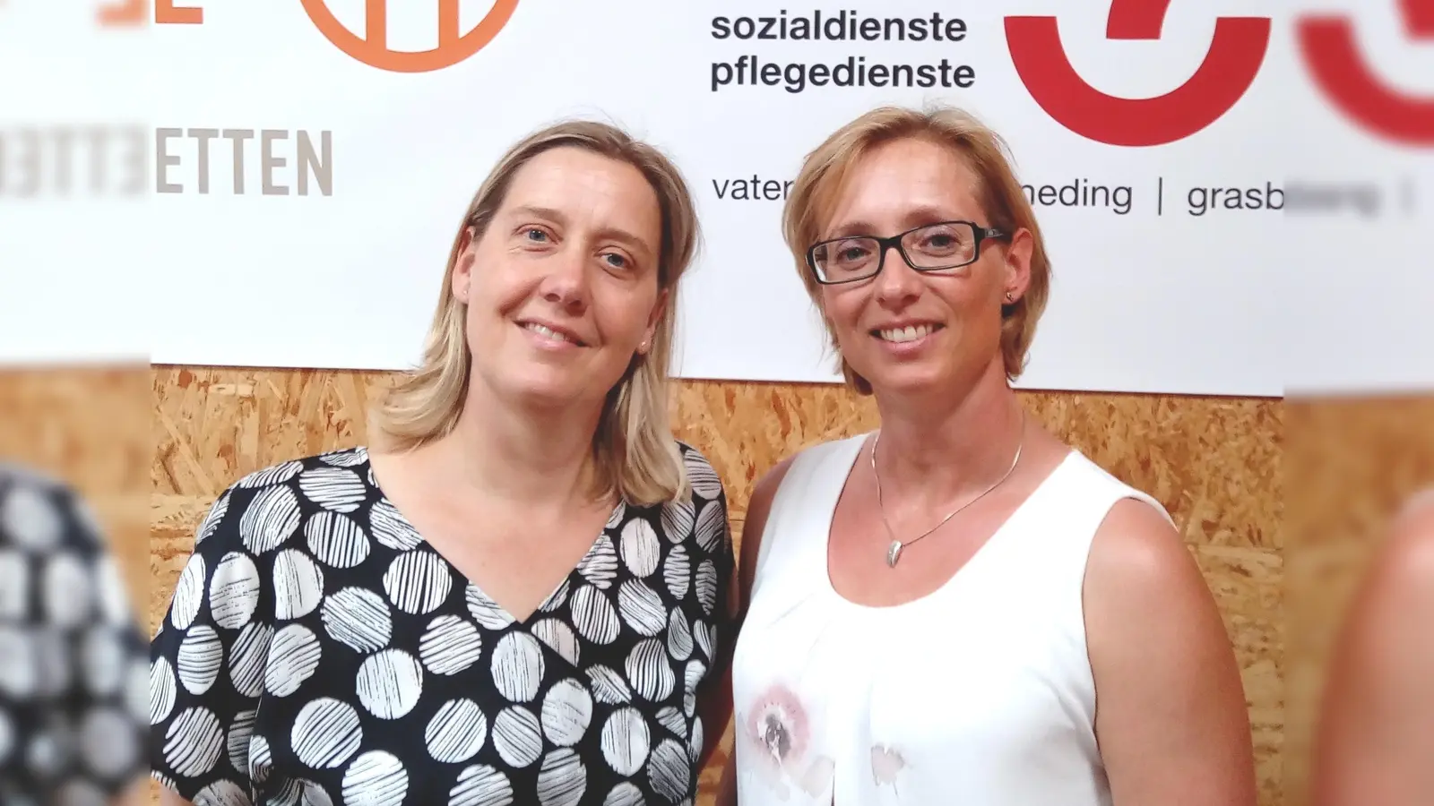 Tatkräftige NBH-Damen: Julia Haigis arbeitet jetzt für die Tafel Vaterstetten, Anja Pilopp ist ab sofort für das Ressort "Betreutes Wohnen zu Hause" zuständig. (Foto: NBH)