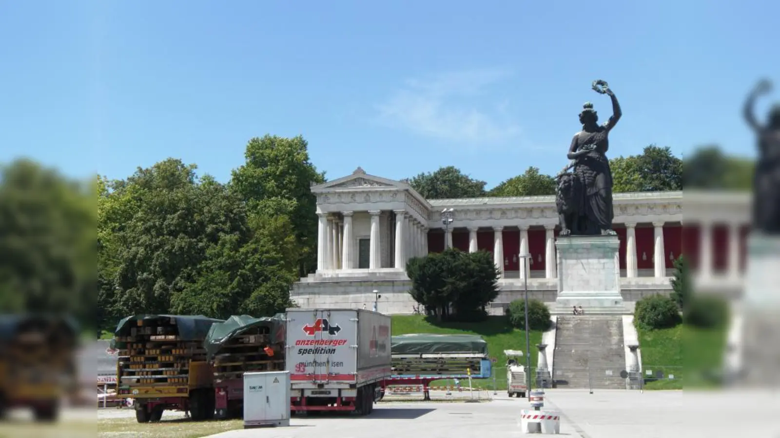 Wenige Tage vor Beginn des Oktoberfestes kann sich die Radfahrgruppe noch ungestört an der Bavaria treffen. (Foto: SE)