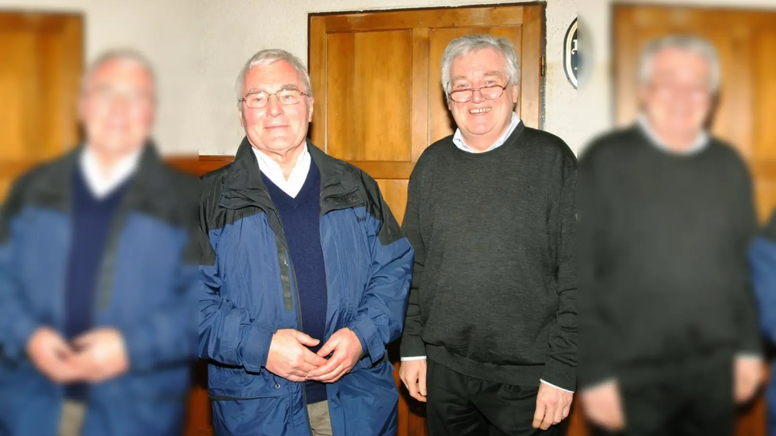 In der Januarsitzung des BA 22 stellte Norbert Stellmach (links) seinen Nachfolger Holger Klotz vor. (Foto: Eva Schraft)