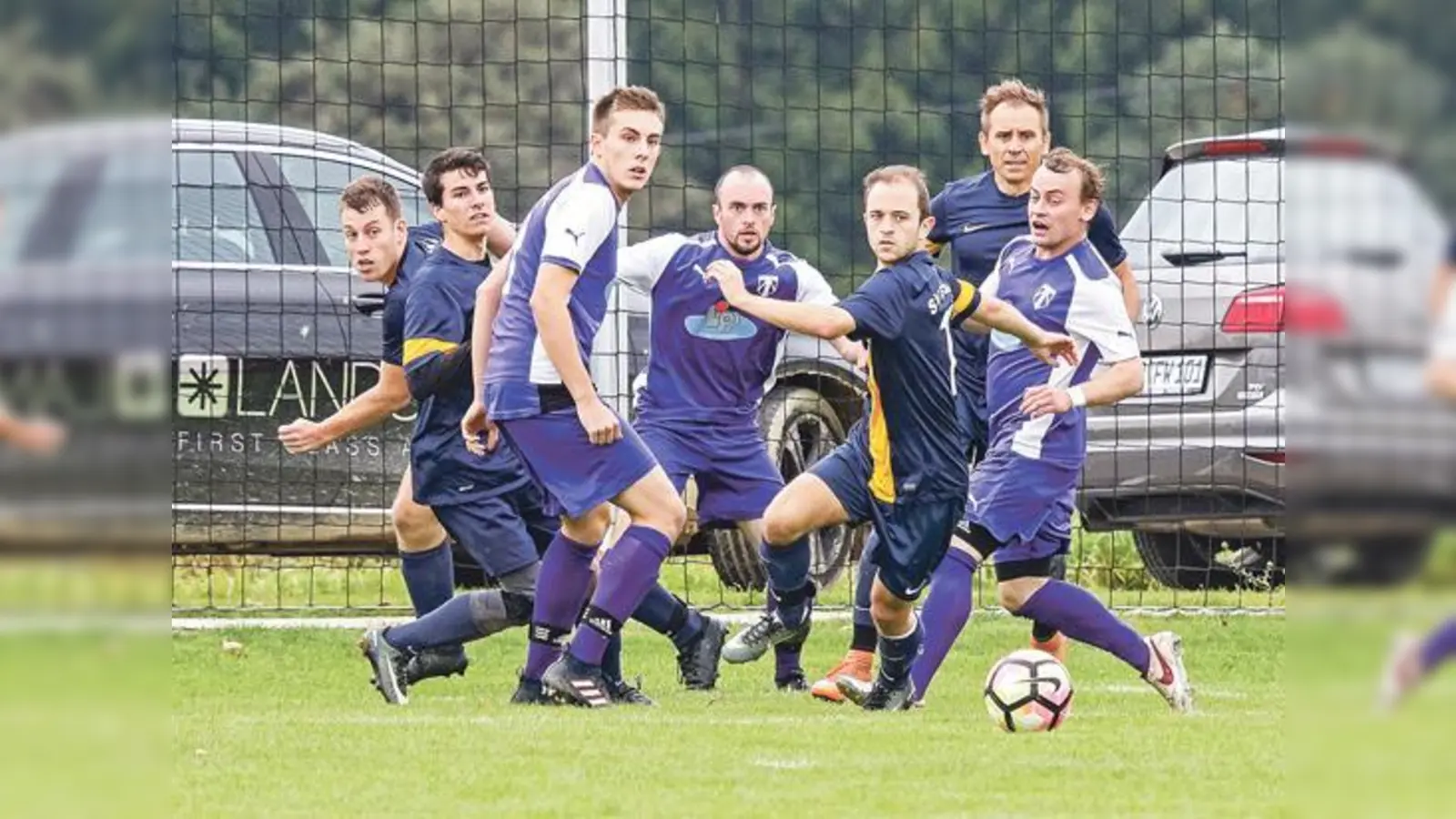 Spannende Duelle und sehenswerten Amateurfußball gibt es jedes Wochenende in den Münchner Kreisligen. Wir bleiben auf Ballhöhe!	 (Foto: Christian Riedel)