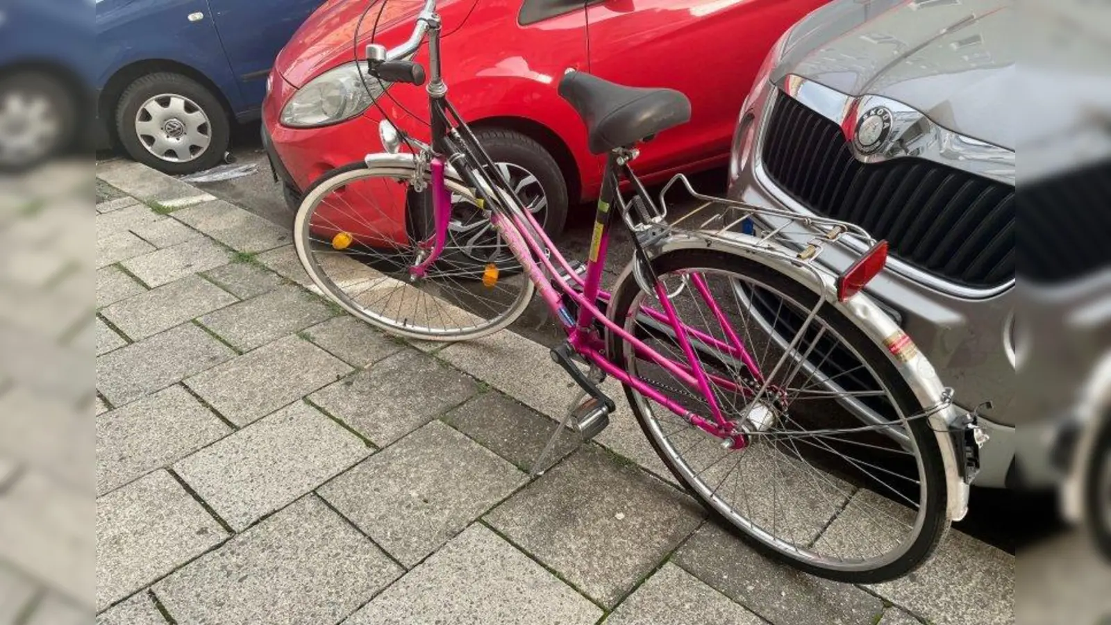 „Autos haben überall Vorfahrt, Radfahrer und Fußgänger müssen schauen, wie sie zurechtkommen”, so das pessimistische Statement eines Haderner Bürgers. Der Mann ließ keinen Zweifel, dass sich da etwas ändern müsse. (Foto: bb)