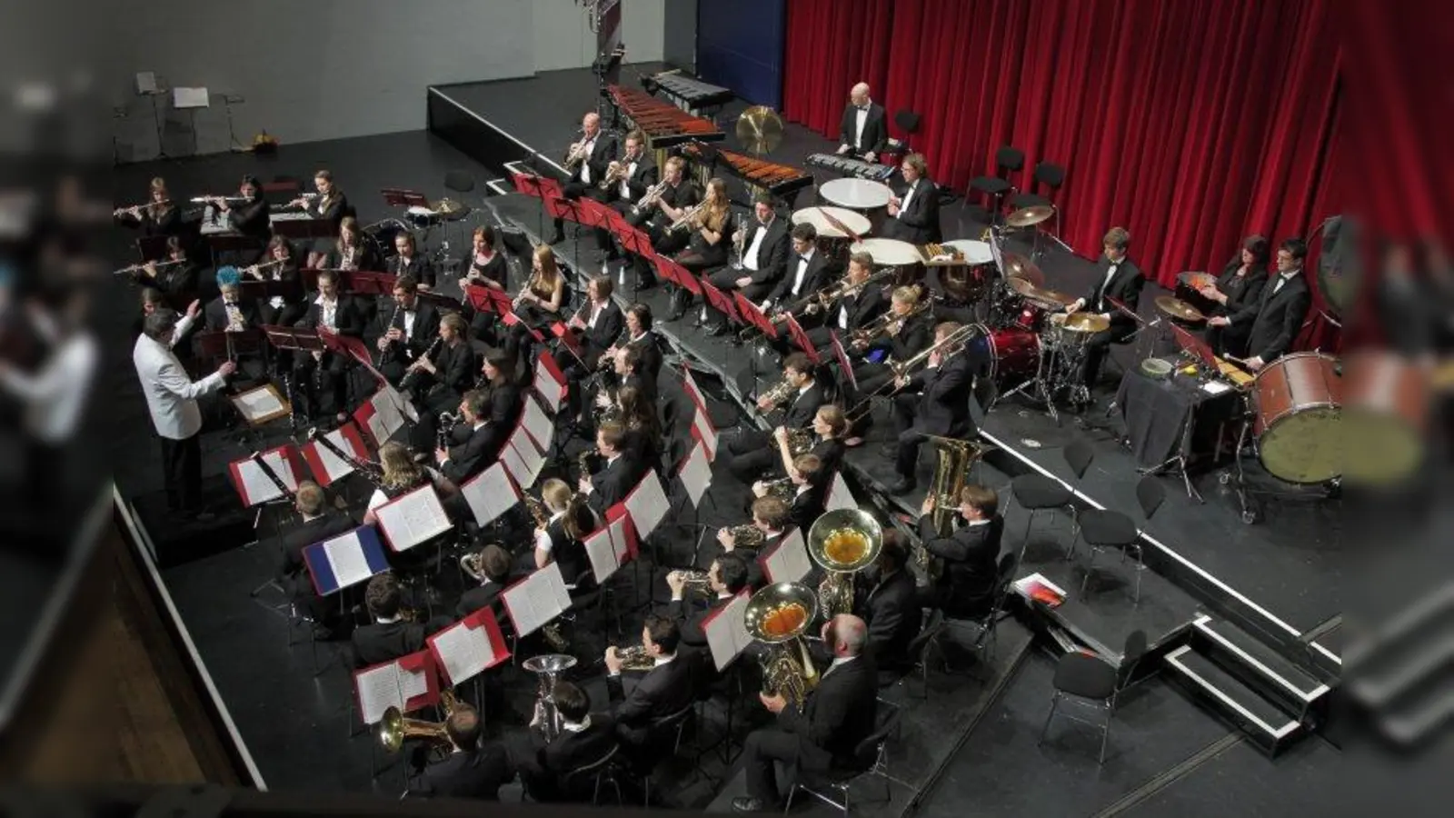 Das Hauptorchester des Sinfonischen Blasorchesters Germering präsentiert das Märchen „Peter und der Wolf“. (Foto: pi)