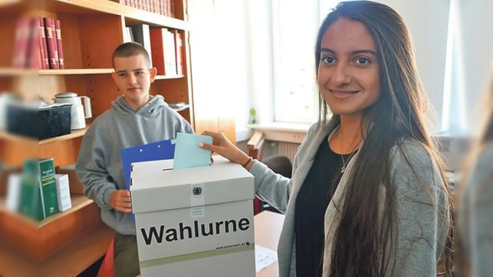 Ihre eigene »Bundestagswahl« hatten die Schüler komplett organisiert.	 (Foto: Maria-Theresia-Gymnasium München)