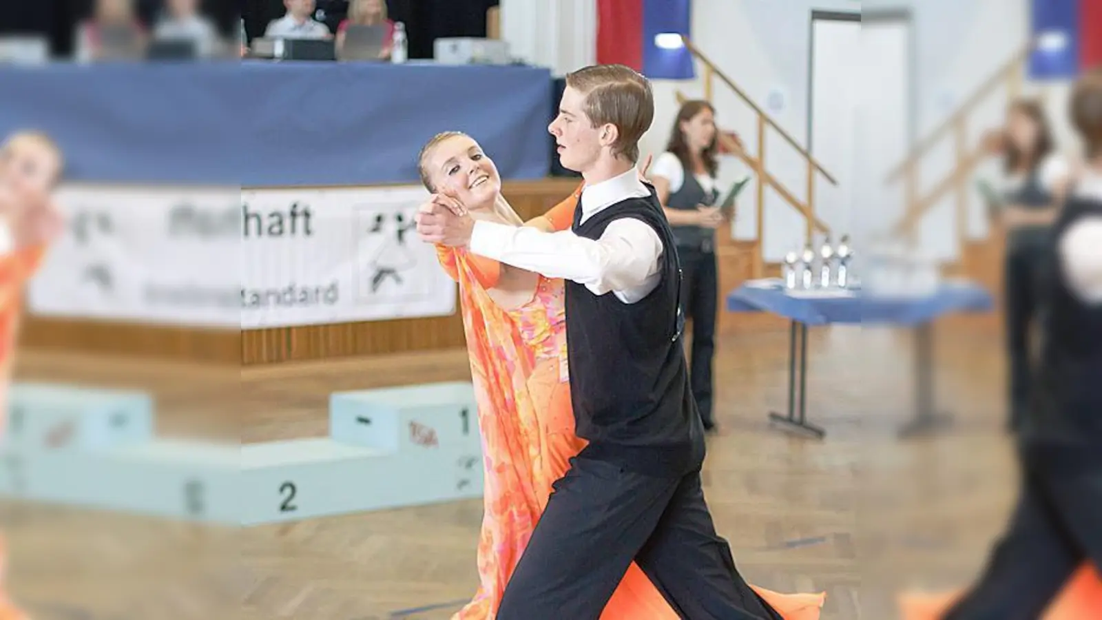 Meister der Jugend C-Klasse und Vizemeister in der B-Klasse: Michael Fleck und Karina Honner.  (Foto: Martin Zellner)