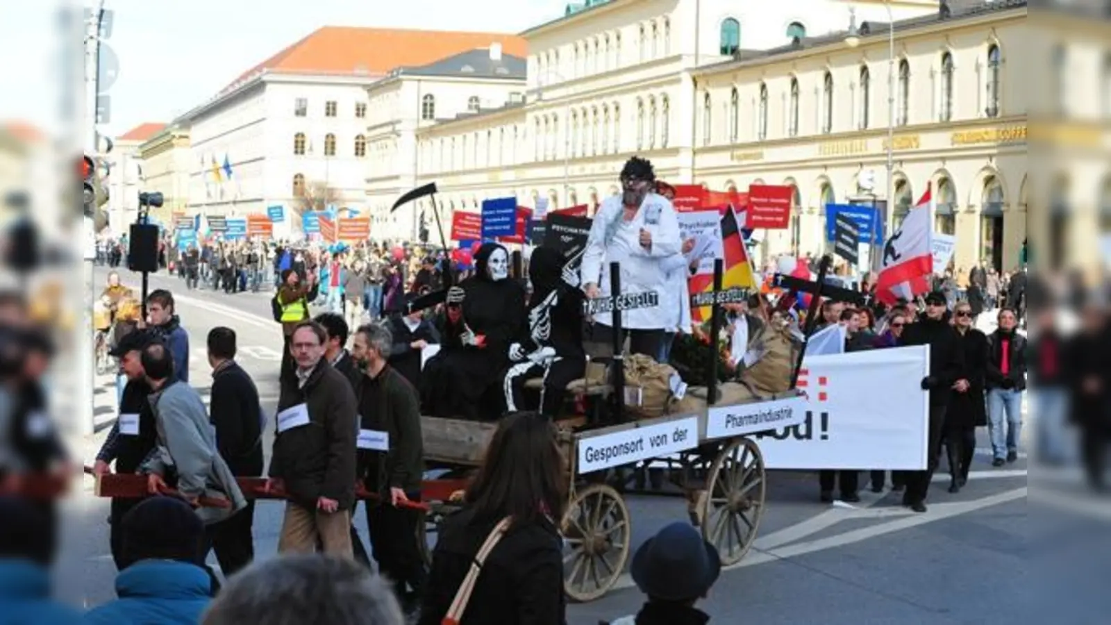 Rund 700 Teilnehmer demonstrierten vergangenen Samstag in der Münchner Innenstadt gegen Menschenrechtsverletzungen in der Psychiatrie.  (Foto: KVPM)