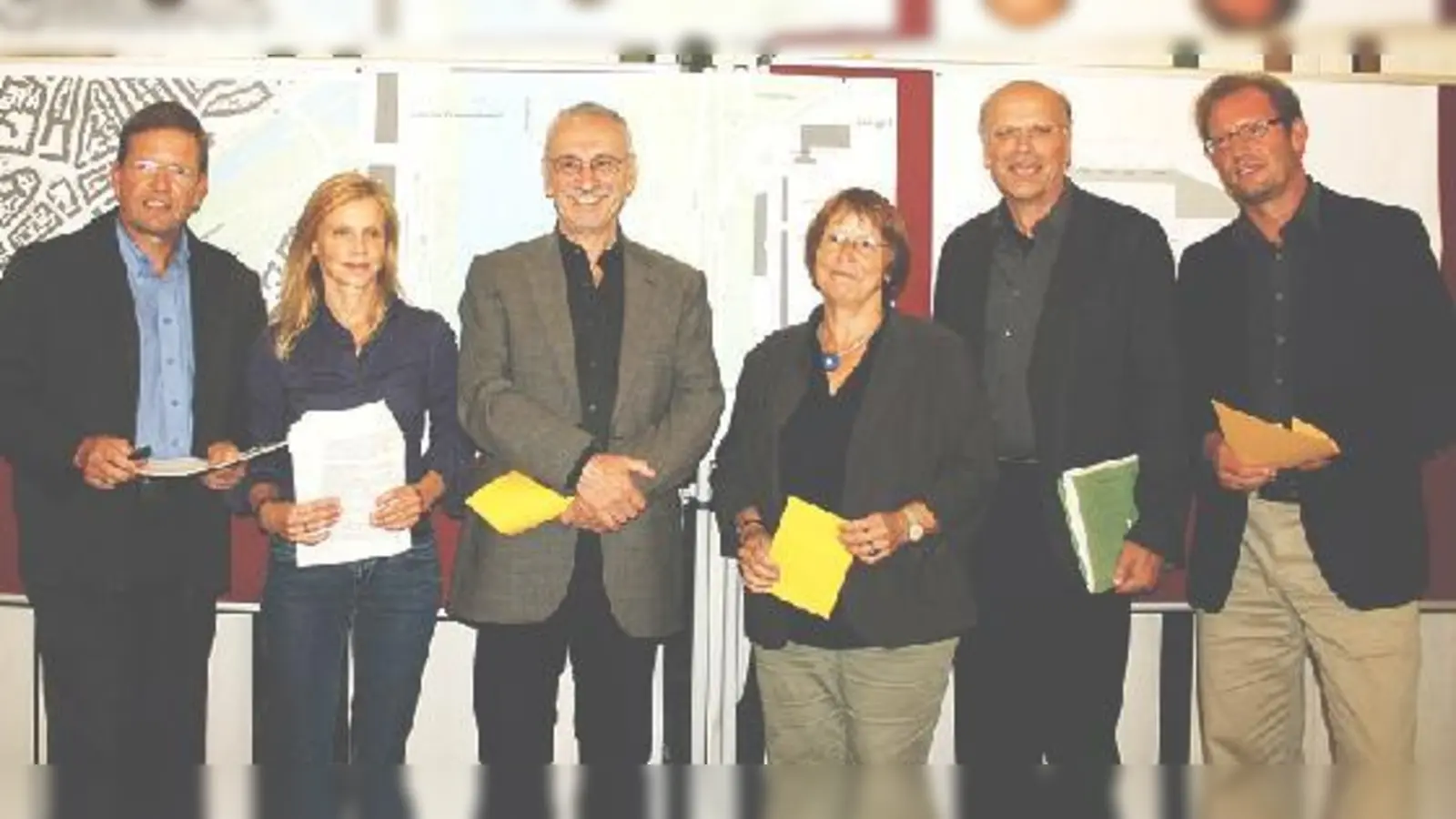 Von links nach rechts: Ralf Wulf, Christine Weis-Hiller, Alexander Miklosy, Adelheid Dietz-Will, Ulrich Illing und Michael Götschl stellten sich den Fragen der Bürger.	 (Foto: js)