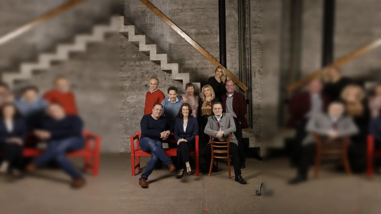 Sie kandidieren für die SPD im Bezirksausschuss Schwanthalerhöhe: Vordere Reihe sitzend: Holger Henkel, Ulli Boesser, Ulf Schroeder. Hintere Reihe: Max Fellinger, Martin Mundigl, Inge Pfaue, Tanja Wolf, Christina Chatziparasidou, Willy Mundigl. (Foto: Susie Knoll)