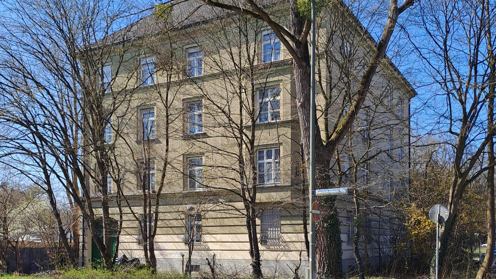 Mietshaus-und-Ziegelei-Haus-in-Ramersdorf-jetzt-denkmalgesch-tzt