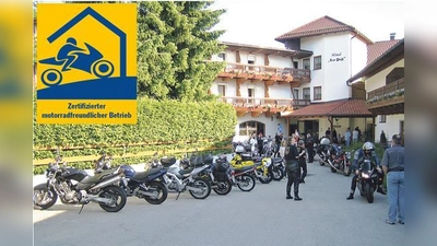 Ein beliebtes Ziel in der Bikerszene  das Bikeotel »Zur Post« in Büchlberg im Bayerischen Wald.	 (Foto: Max Rehberger)