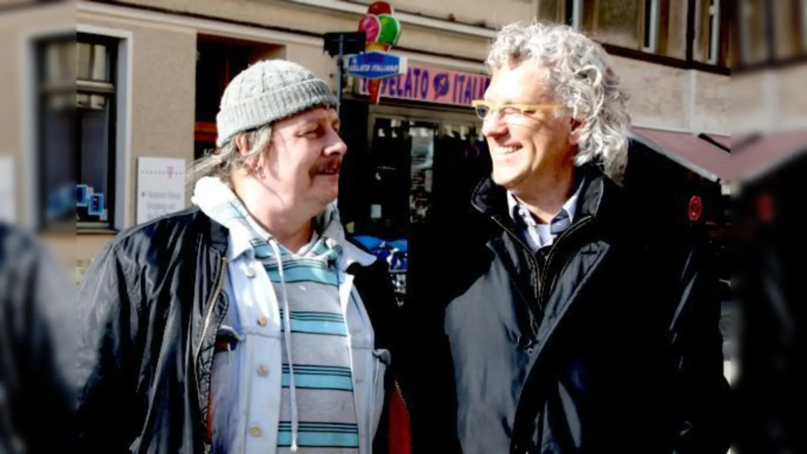 Der IGH-Vorsitzende Christian Horn (re.) ist mit den Arbeitsleistungen des ehemaligen Drogenabhängigen Peter Dausus höchst zufrieden.	 (Foto: js)