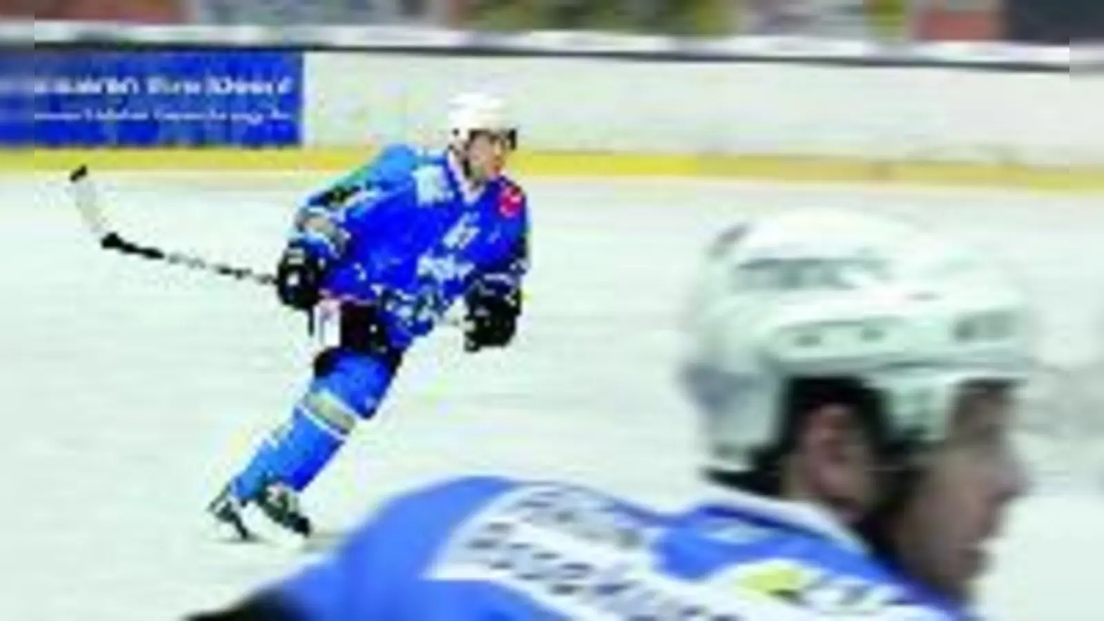 Warum durfte Florian Leitner einen Penalty schießen? Das wollte Pat Cortina wissen. Die Antwort: Weil er es konnte.  (Foto: Jakob Wiessner)
