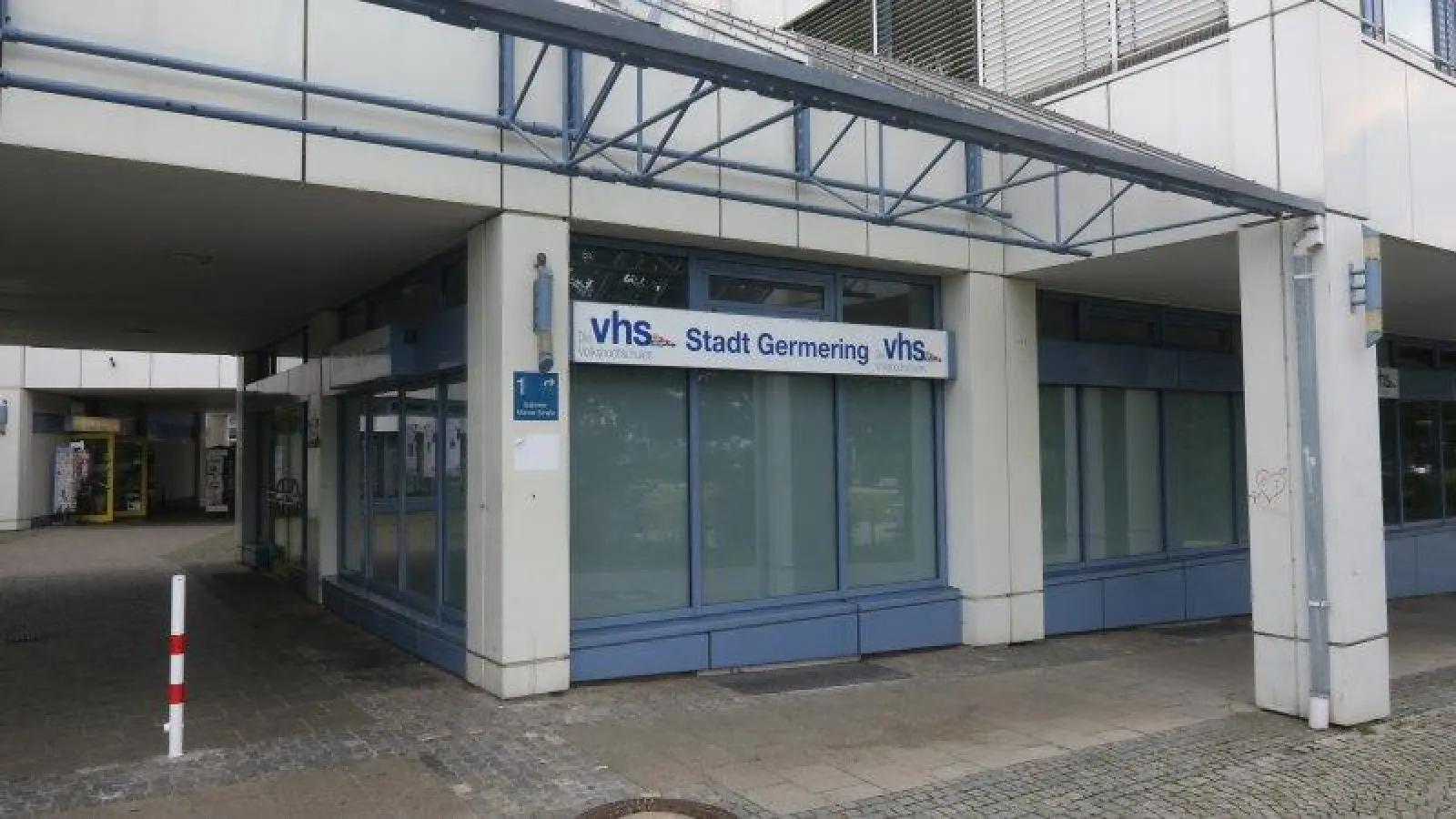 Die Volkshochschule Germering befindet sich am Therese-Giehse-Platz 6. (Foto: lsc)