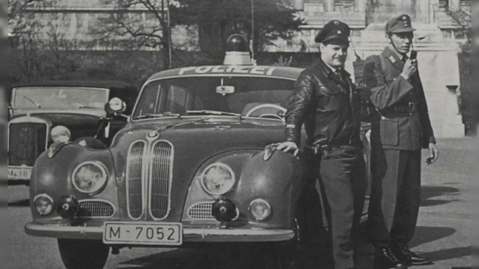 Bei der Lesung geht es um spektakuläre Fälle der Münchner Polizei von 1950 bis heute. (Foto: Arved Semerak)