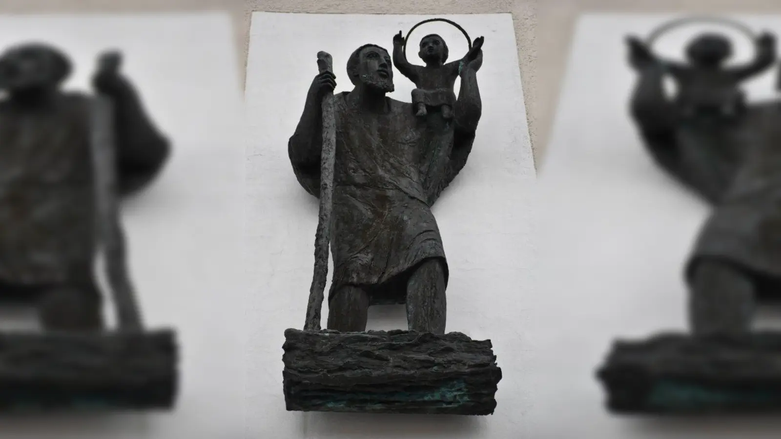 Welches Bauwerk in Percha ziert der heilige Christophorus? (Foto: Hauck)