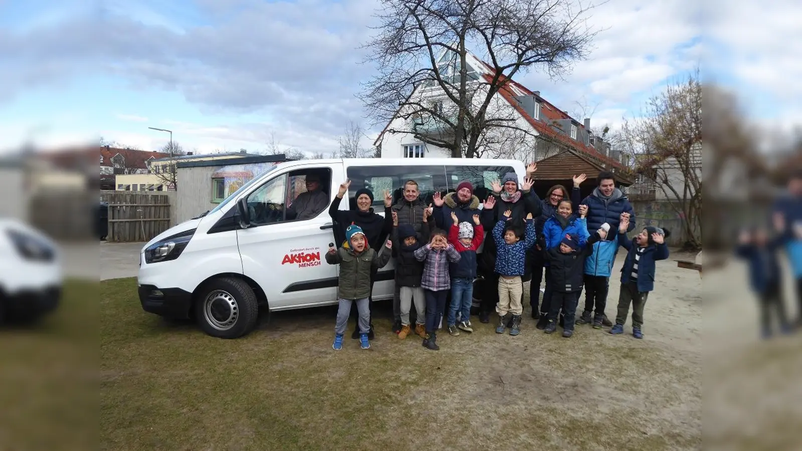 Das Team der Caritas Heilpädagogischen Tagesstätte hofft auf baldige Öffnung. Am letzten Öffnungstag konnten die Vorschulkinder den Kleinbus mit ihren Betreuern einweihen. (Foto: privat)