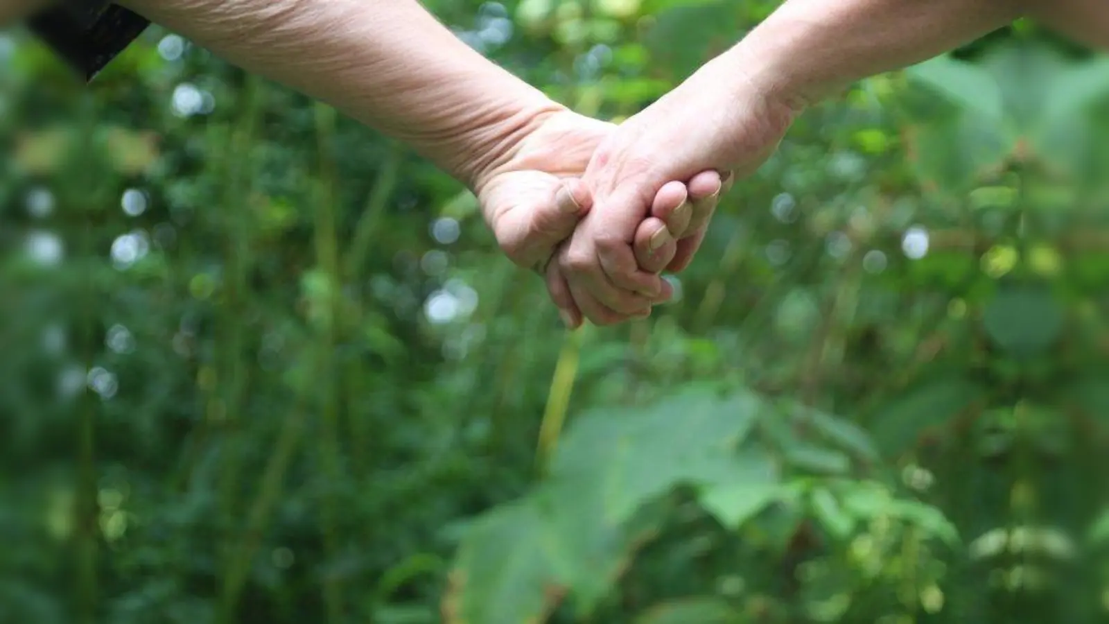 Für Menschen in ihren letzten Lebensmonaten und -tagen da sein: Der Hospizverein im Pfaffenwinkel bietet kostenlose Hilfe und Unterstützung. (Foto: Huss-Weber)