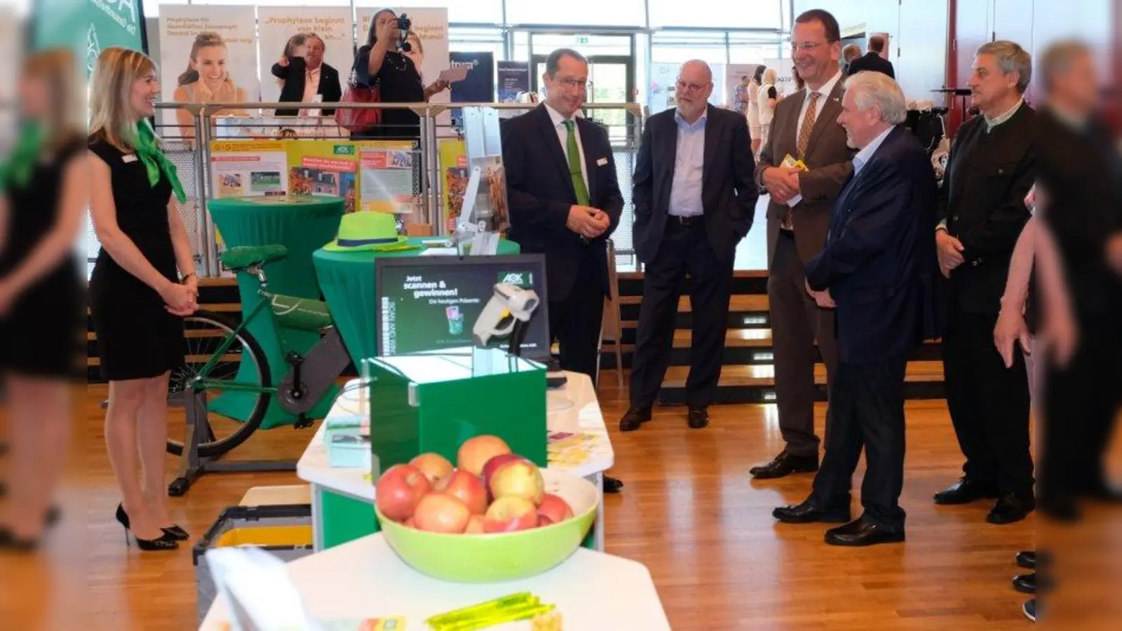 Am Stand der AOK erfahren die Besucher nicht nur Interessantes rund um das Thema „Gesundheit und Bewegung”, sie können hier auch ihren ersten Stempel abholen. (Foto: GiG)