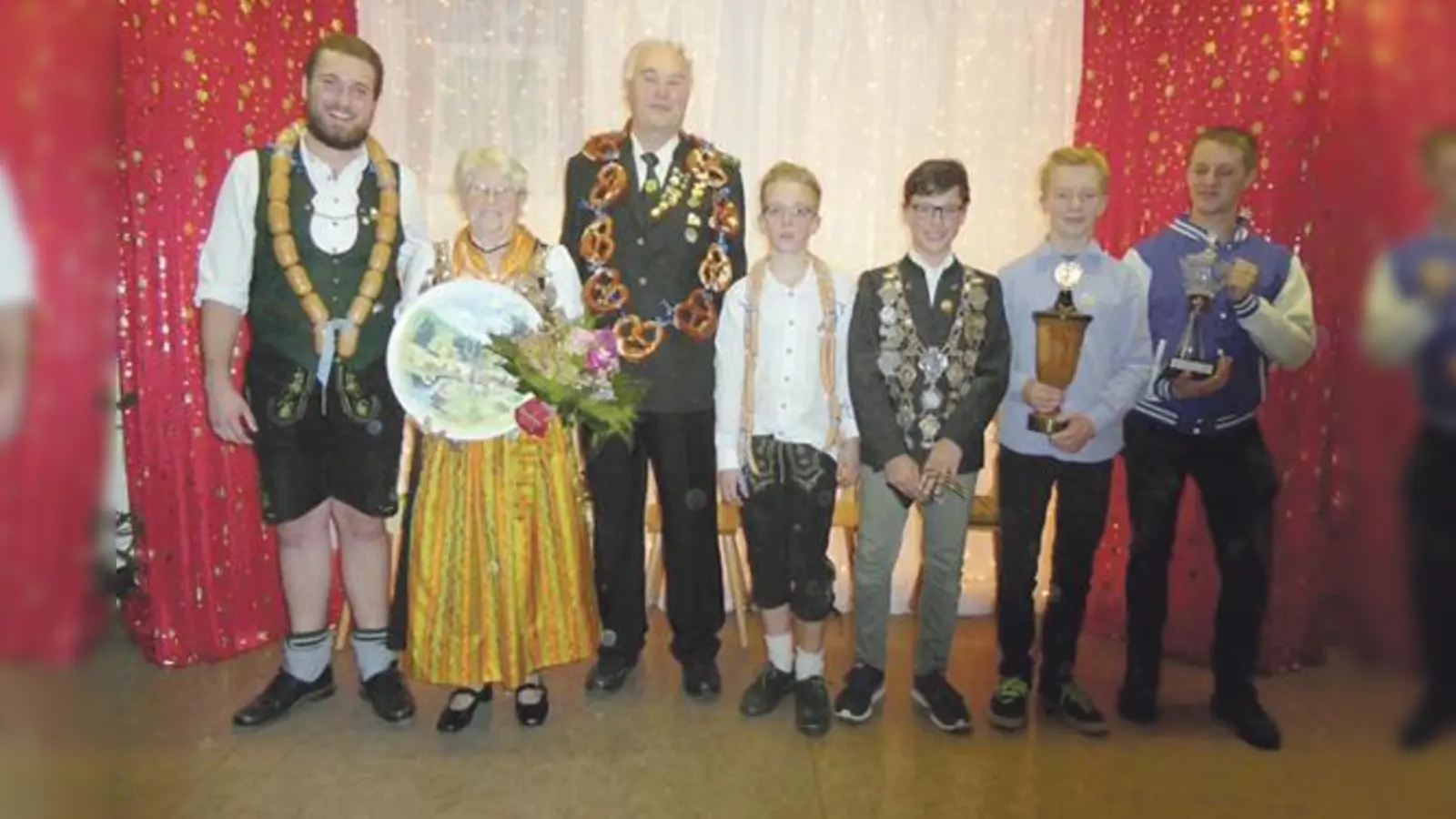 Matthias Eberherr, Roswitha Schmidt, Hans Stockbauer, Marlon Ott, Pit Schmidt, Tim Strobl und Daniel Blechinger (von links nach rechts).	 (Foto: privat)