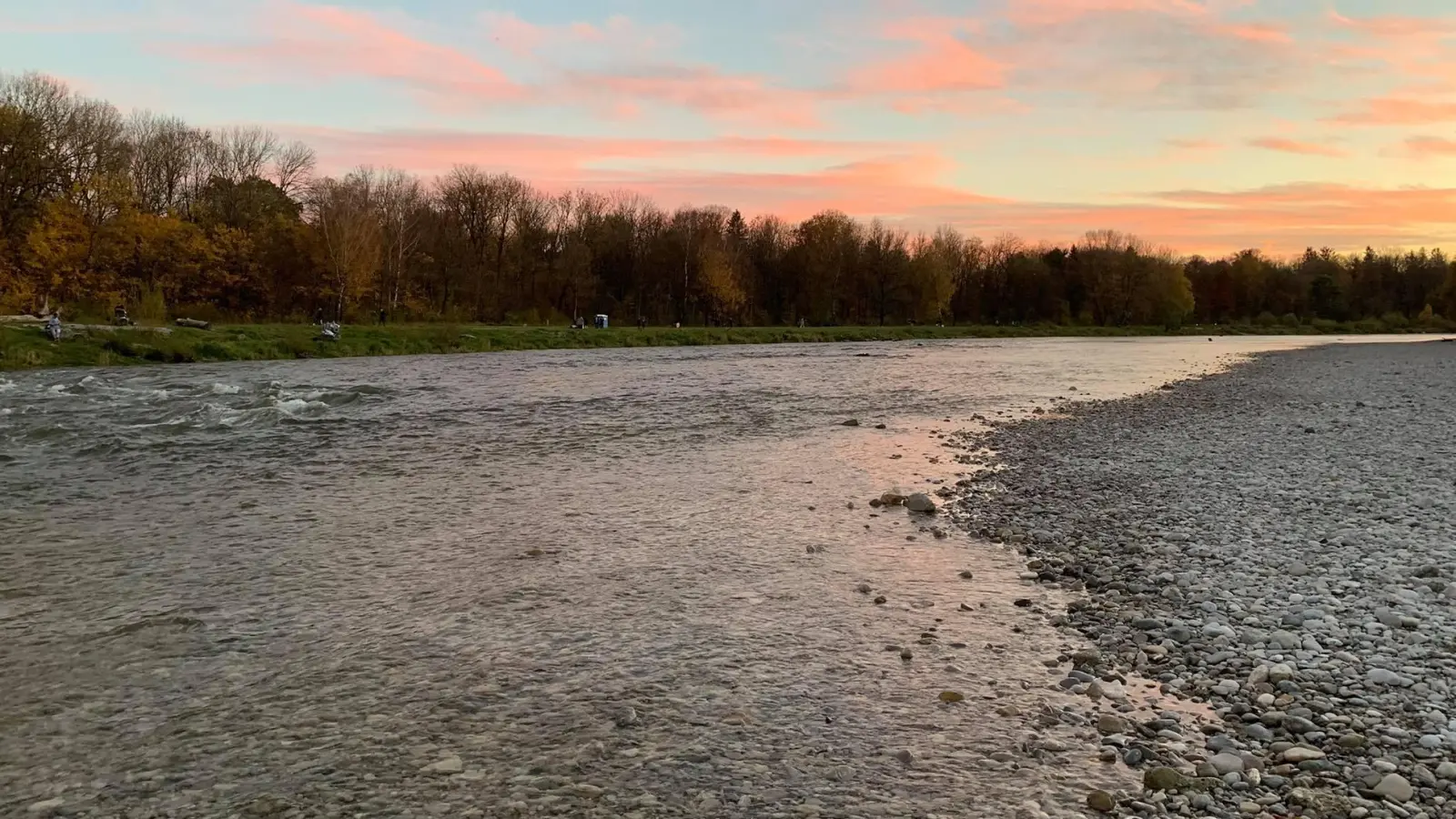 Die Terrassenlandschaft der Isar verläuft mitten durch eine mächtige Kiesbedeckung.  (Archivbild: dm)