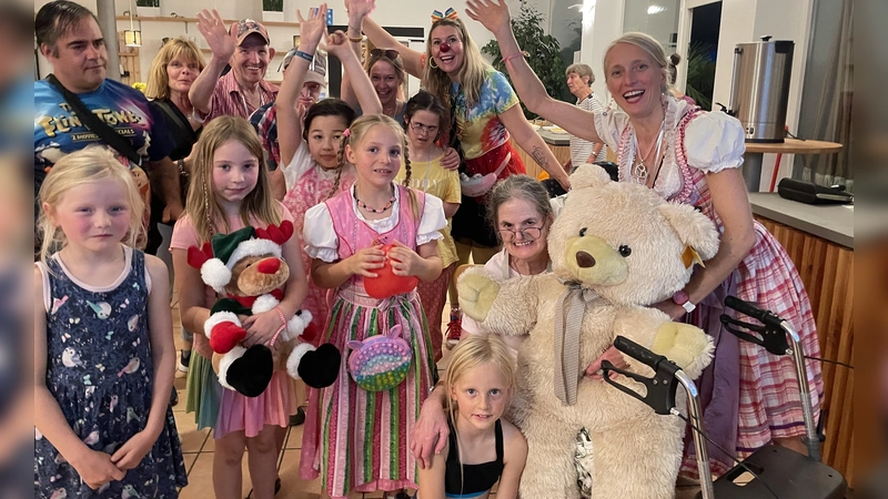 Der Verein „Foodsaving &amp; More” lädt regelmäßig zum gemeinsamen Feiern ein, so auch am 28. März. (Foto: Foodsaving & More)