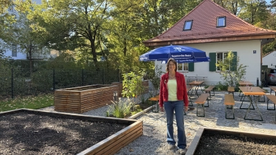 Grünen-Fraktionsvorsitzende Sibylle Stöhr hat sich mit Erfolg für den Erhalt des Wärterhäuschens eingesetzt. (F.: Jöbstl/ GRL)