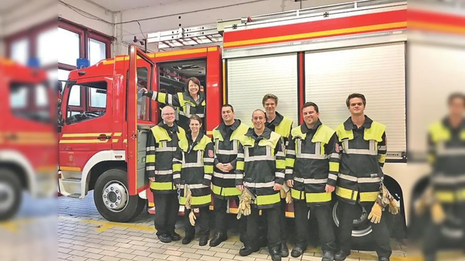 Diana Stachowitz, MdL mit Teammitgliedern der Freiwilligen Feuerwehr Moosach e.V.	 (Foto: D. Stachowitz)