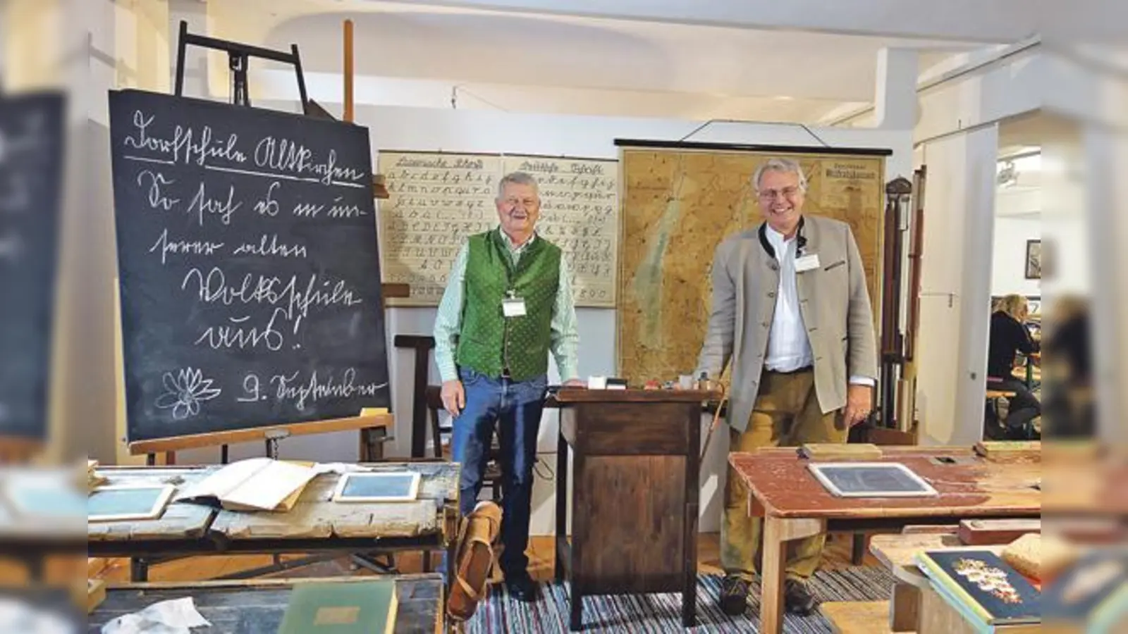 Der Vorsitzende des Fördervereins des Argeter Heimatmuseums, Götz von Borries (r.) und  Hans Gosau (l. Mitglied des Vorstandes) freuen sich auf zahlreiche Besucher.	 (Foto: hw)
